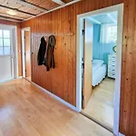 Casa vacanze Idyllic Wooden House By Two Beaches