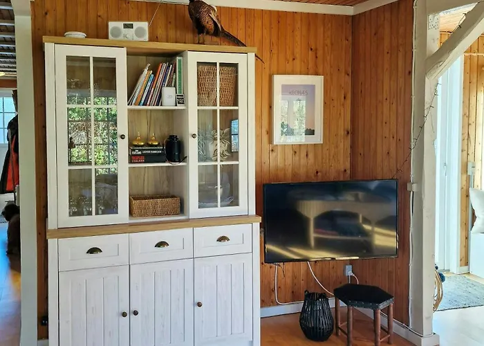 Authentic 1950s Wooden House By Two Beaches