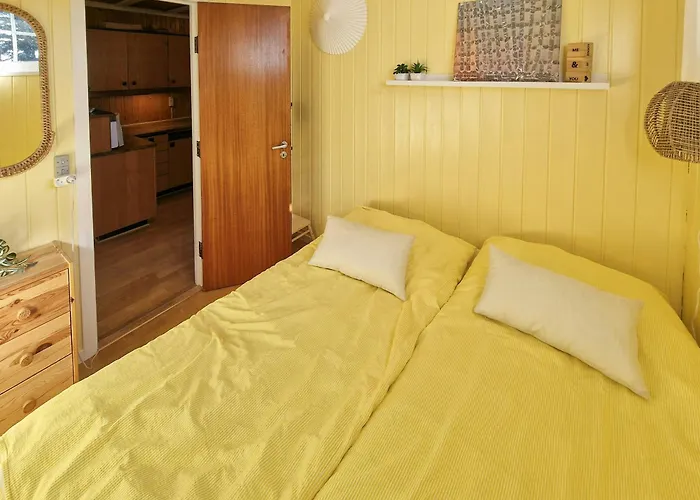Authentic 1950s Wooden House By Two Beaches *