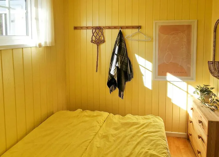 Authentic 1950s Wooden House By Two Beaches Dom wakacyjny