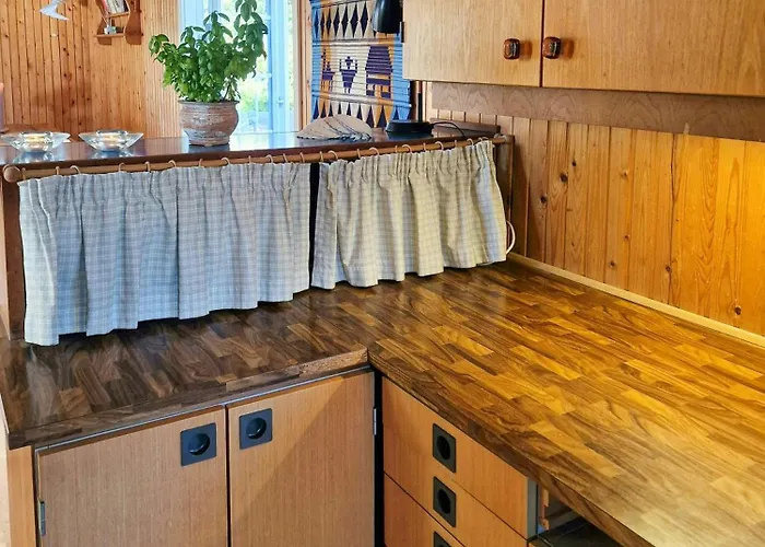 Authentic 1950s Wooden House By Two Beaches